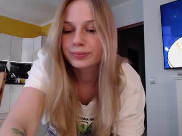 girl
        magic_couple13 cam image #1051207
