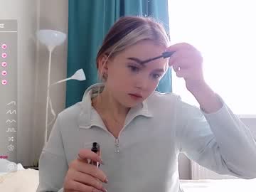 girl
        small_blondee cam image #2674140