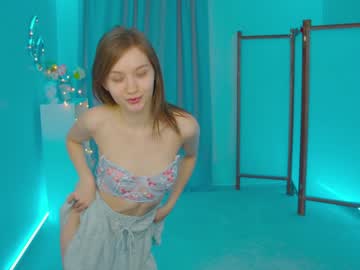 girl
        bless_sheila cam image #874301