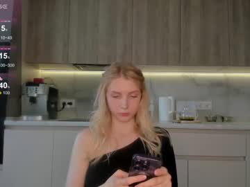 girl
        oh_honey_ cam image #4219419