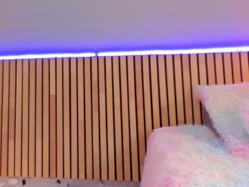 girl
        little_effy18 cam image #3883114