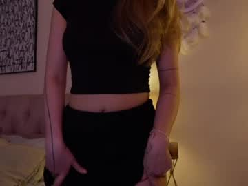 girl
        sarasuo cam image #4534986