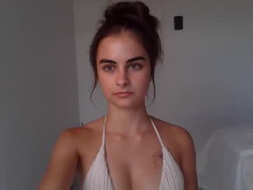 girl
        mikaylagymnast cam image #6418780