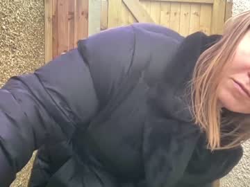 girl
        eatmypie69 cam image #3773549