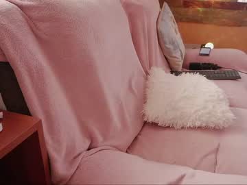 girl
        clementine__ cam image #3234575