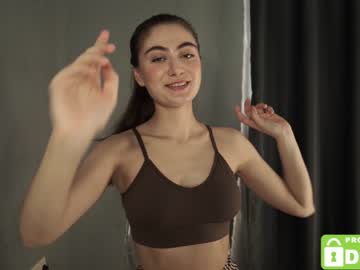 girl
        tessarosse_ cam image #1610820