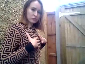girl
        eatmypie69 cam image #2789237
