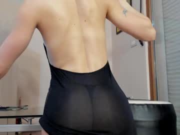 girl
        hotel77777 cam image #4588979