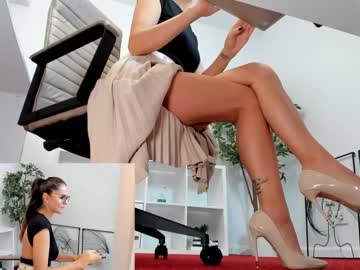 girl
        legswattitude cam image #2702348