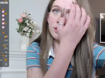 girl
        small_blondee cam image #44776