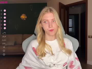 girl
        oh_honey_ cam image #1865213