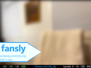 girl
        its_lily cam image #1575914