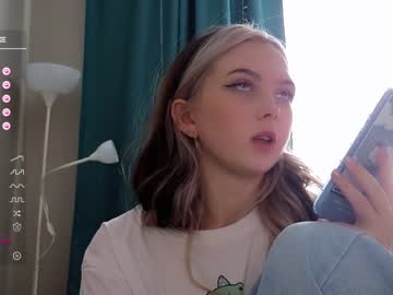 girl
        small_blondee cam image #2624043
