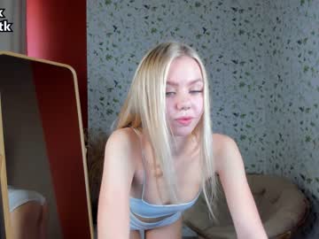 girl
        cassie_palmer cam image #3909048