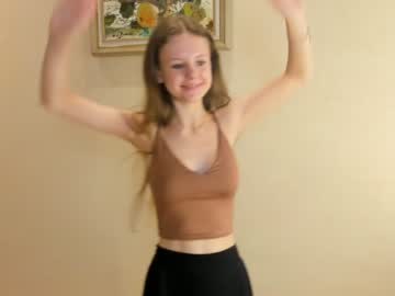 girl
        maryrogersa cam image #2248740