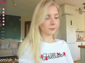 girl
        oh_honey_ cam image #1982500