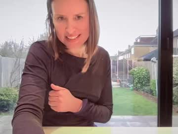girl
        eatmypie69 cam image #6109305