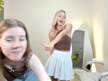 girl
        cassie_palmer cam image #2170441