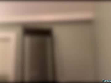 girl
        its_lily cam image #2112704