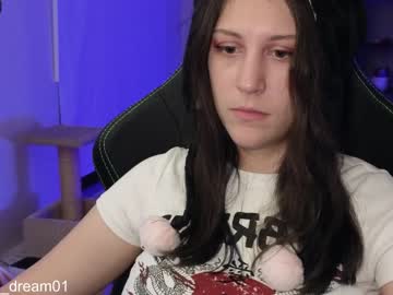 girl
        alexa_dream cam image #2708061