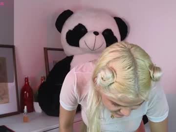 girl
        cloetonya cam image #4484516