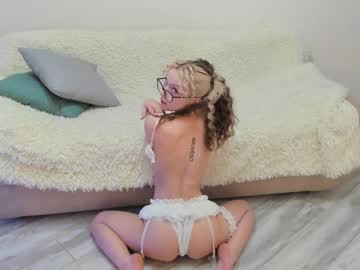 girl
        deryubanny cam image #492495
