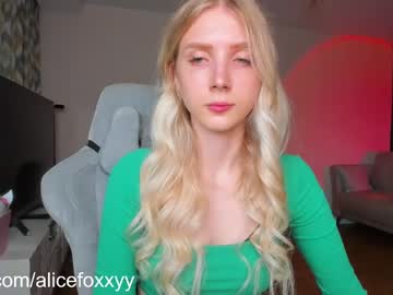 girl
        oh_honey_ cam image #2208967