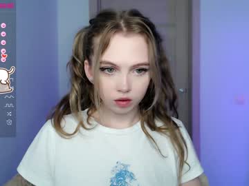 girl
        small_blondee cam image #403055