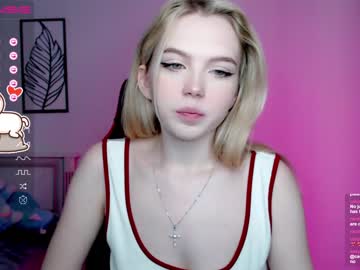 girl
        small_blondee cam image #754503