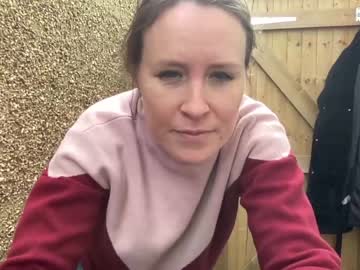 girl
        eatmypie69 cam image #3450416