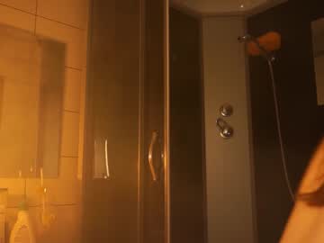 girl
        margarethowell cam image #3070331