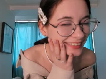 girl
        littlekiraa cam image #1301232
