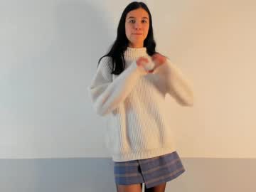 girl
        sixkiks cam image #1179858