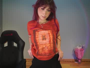 girl
        greeny_mat cam image #4968668