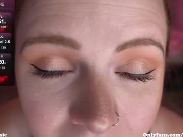 girl
        fiery_redhead cam image #4756144