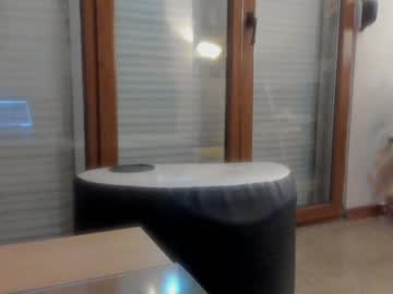girl
        hotel77777 cam image #3230221