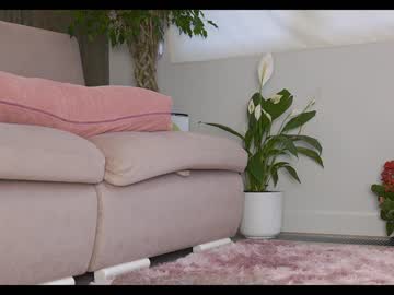 girl
        mona_elisa cam image #4018774