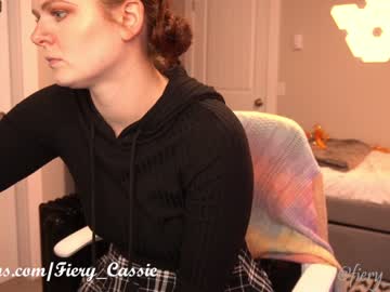 girl
        fiery_redhead cam image #2895027