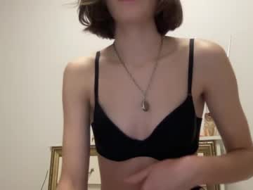 girl
        crown_of_vice01 cam image #134395