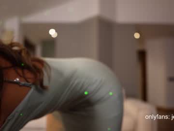 girl
        therealbonnieclydex cam image #2504017