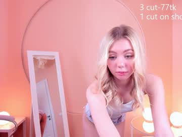 girl
        cassie_palmer cam image #1489573