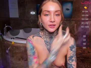 girl
        nickyneck cam image #836242