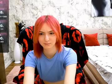 girl
        juliamorann cam image #6569266