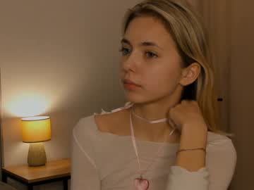 girl
        mildredgarrett cam image #5531131