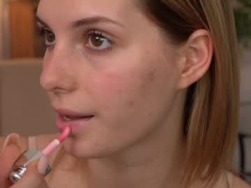 girl
        refined_style cam image #5297200