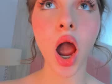 girl
        victoria_calloway cam image #4875407