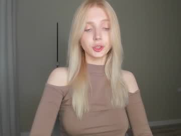 girl
        oh_honey_ cam image #4459668