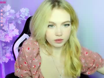 girl
        small_blondee cam image #901310