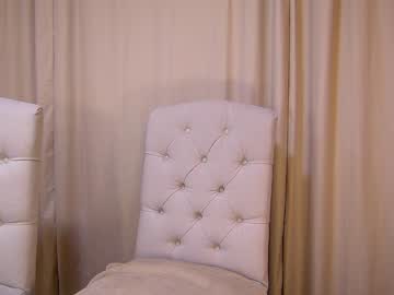 girl
        its_lily cam image #2897416