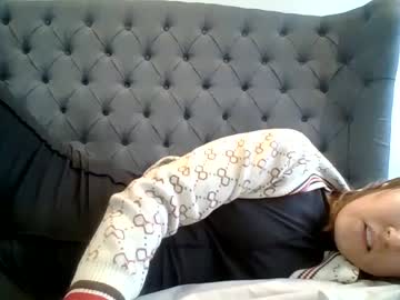 girl
        eatmypie69 cam image #2861477